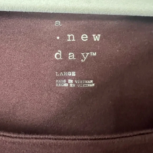 ruffle tee - Picture 3 of 3